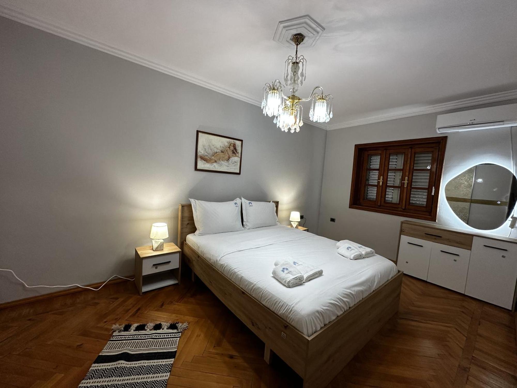 Apartament Treasure: Chic 2br-apartment 8min To Skanderbeg Place Tirana